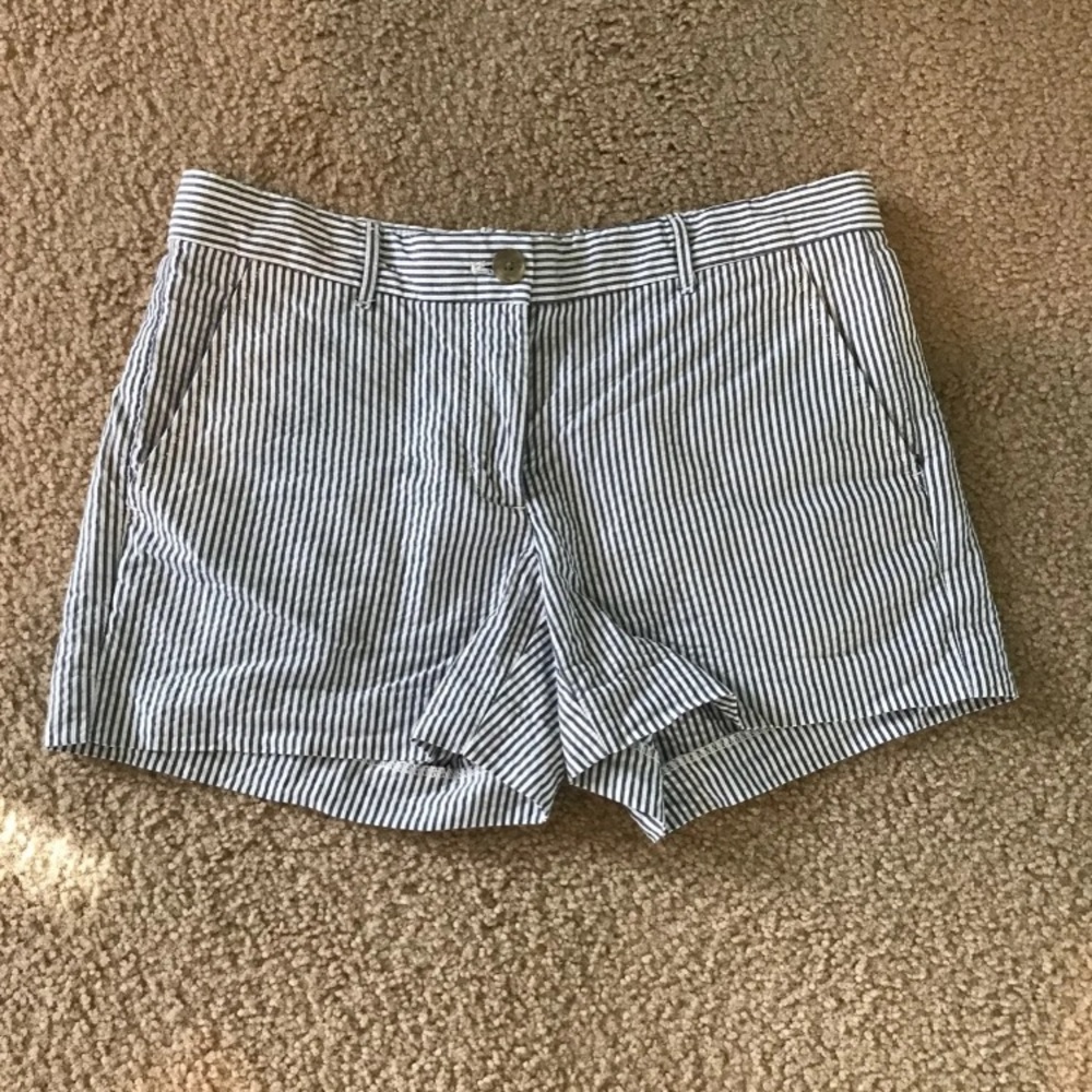 Gap seersucker shorts